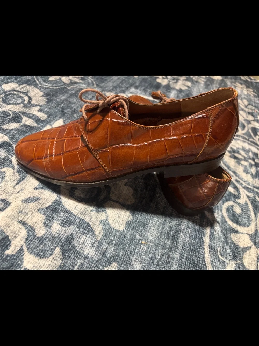 Oxford Men’s Brown Croc-Embossed Leather Lace-Up Loafers